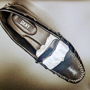 DKNY Woman Black Boat Shoe 6.5M